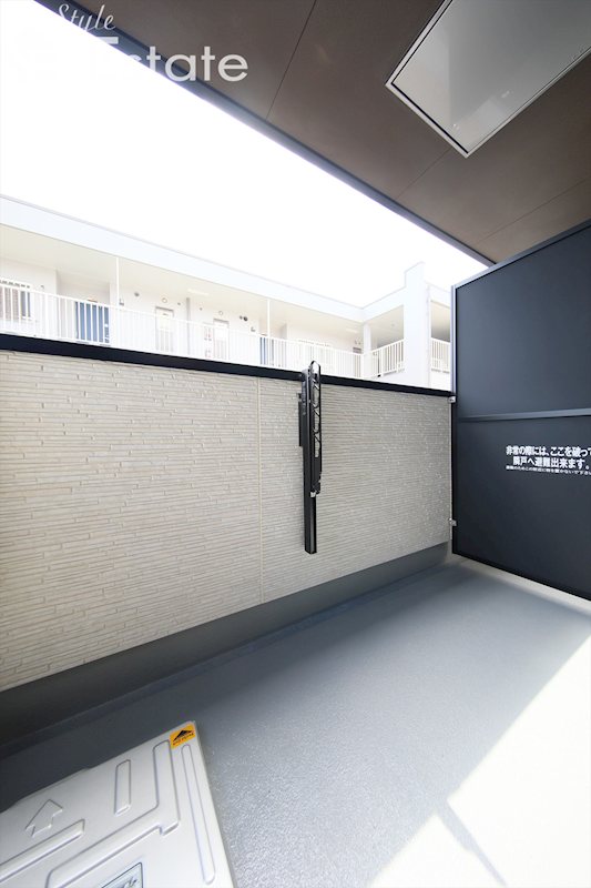 バルコニー　同仕様内装