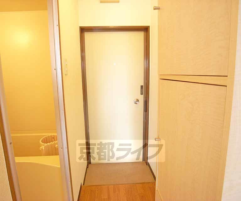 玄関　開放的な玄関です。