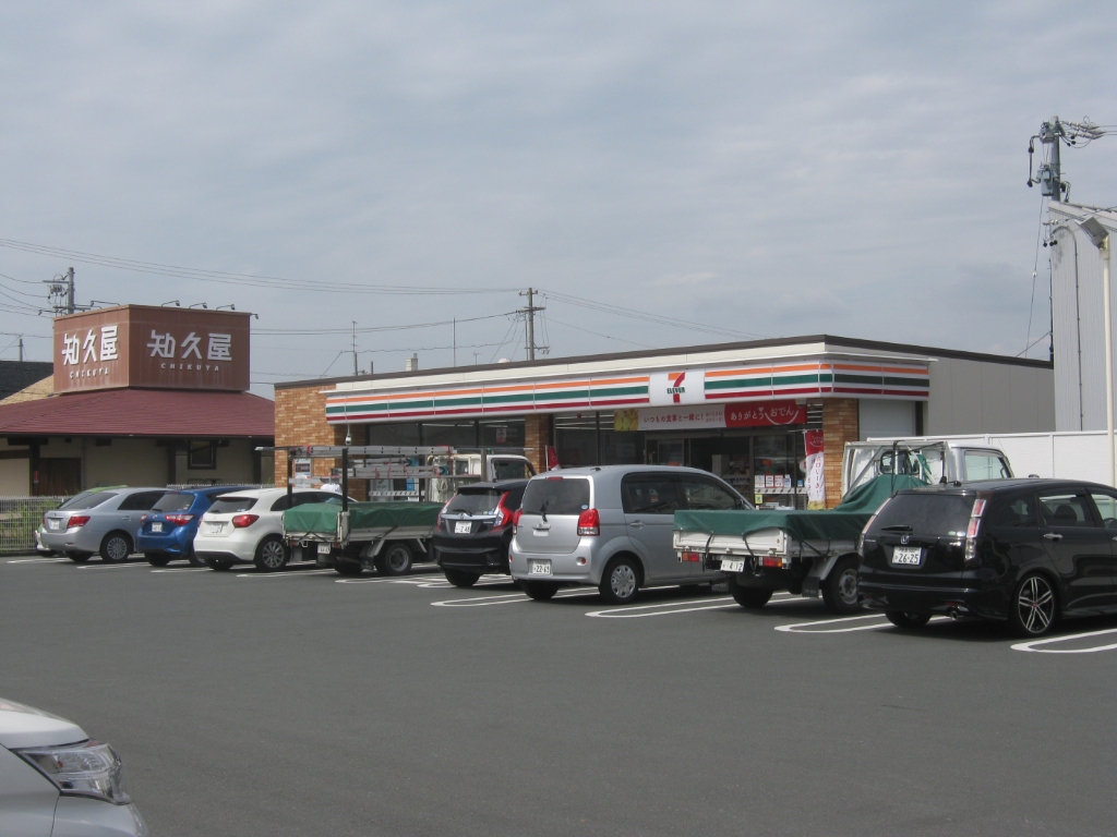 コンビニ　セブンイレブン 浜松三島町店（コンビニ）まで295m