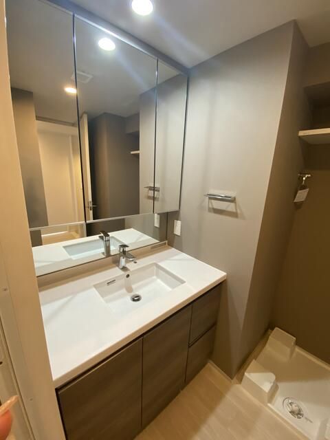 洗面設備　写真は同タイプ住居です。