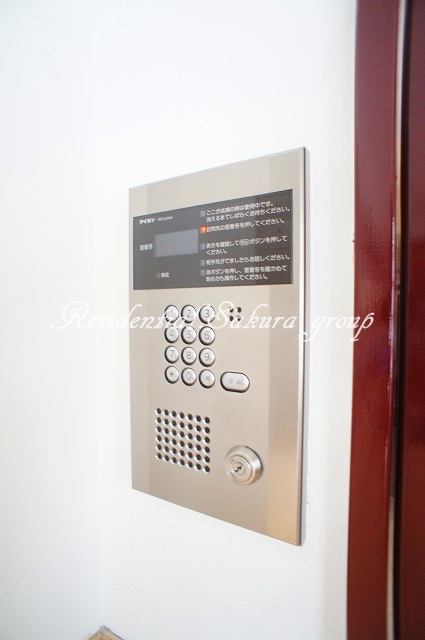 セキュリティ　女性の方でも安心のモニター付きオートロック♪