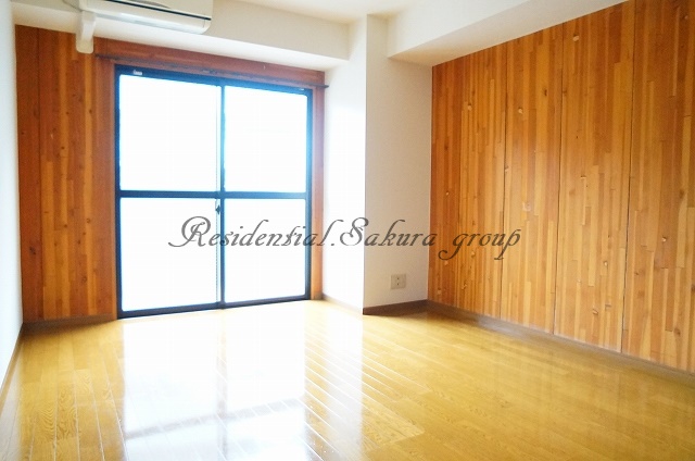 居室・リビング　使いやすい形の為、レイアウトを楽しめます♪