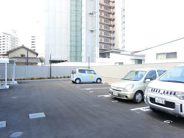 駐車場　平面駐車場！