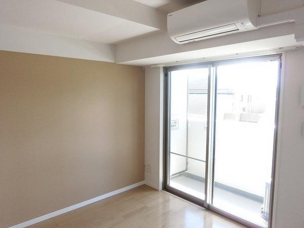 居室・リビング　明るいリビング！