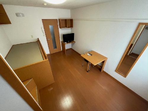 居室・リビング　TVのサイズはお部屋によって異なります。