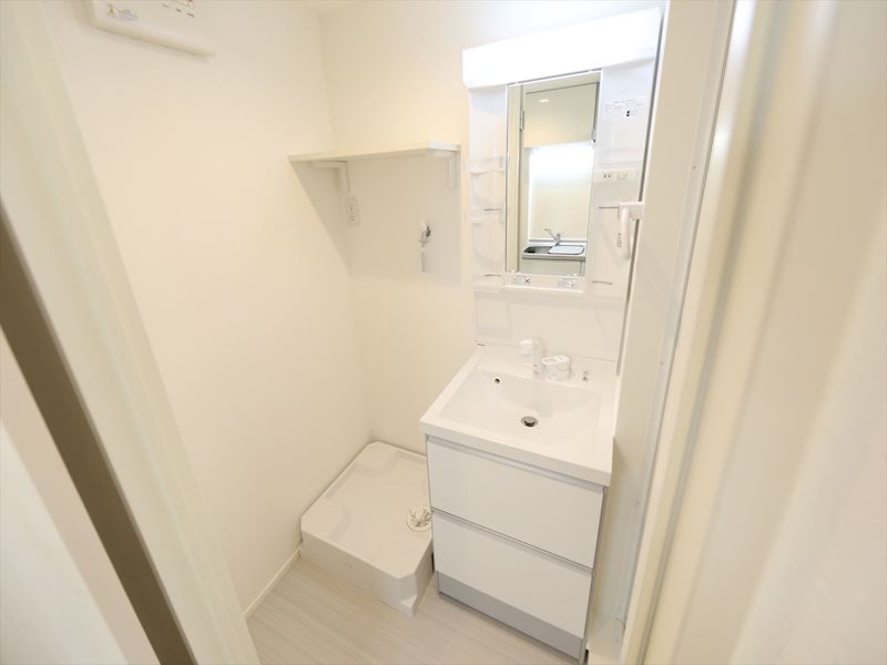 洗面設備　脱衣所　独立洗面化粧台（シャンプードレッサー付）