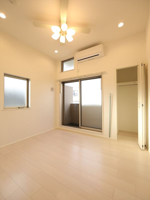 バルコニー　洋室5.2帖　ロフト5帖