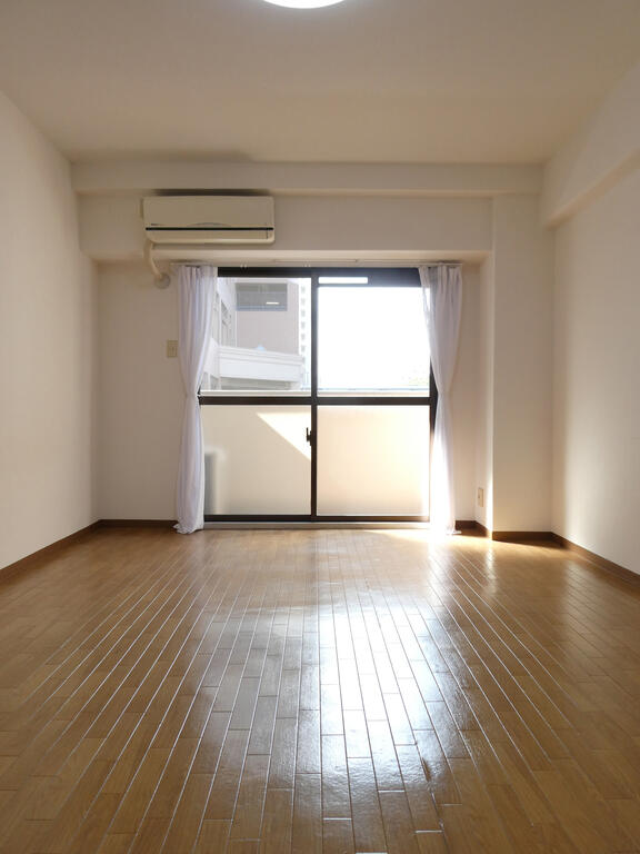 ライオンズマンション六甲道第3の居間写真