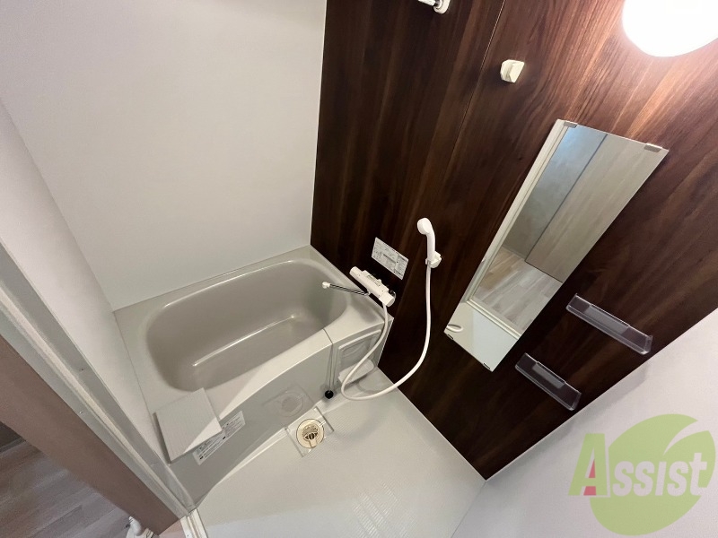 バス・シャワールーム　お風呂になります。一日の疲れを癒してくださいね。