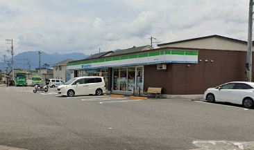 コンビニ　ファミリーマート 甲府上町店（コンビニ）まで244m
