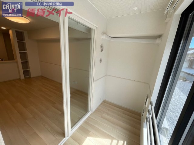 バルコニー　同タイプの部屋写真です。