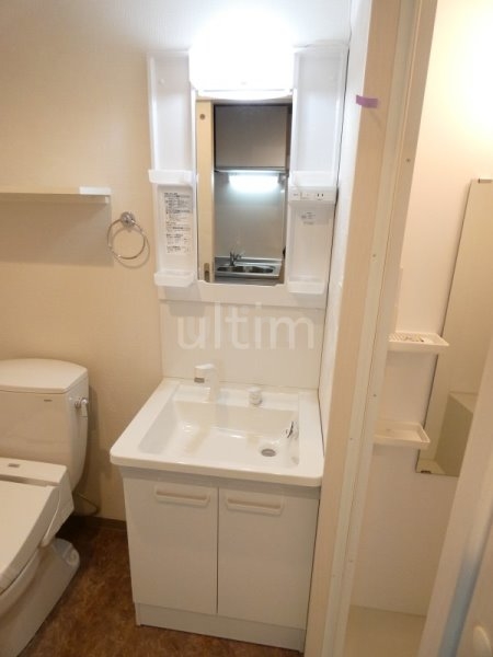 洗面設備　※同タイプの他のお部屋です