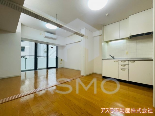 居室・リビング　同マンション別部屋参考写真