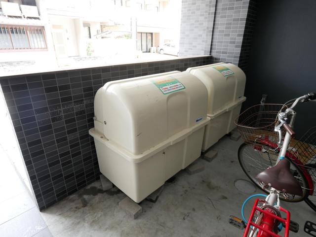 その他共有部分　ごみ捨てボックス