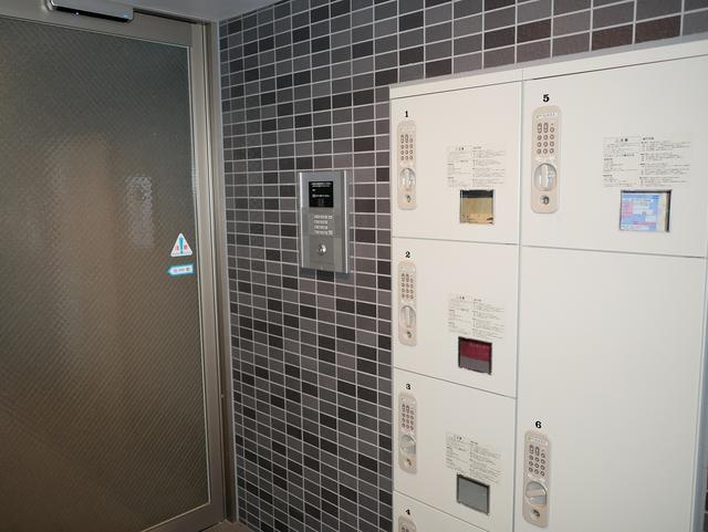 エントランス　宅配ボックス