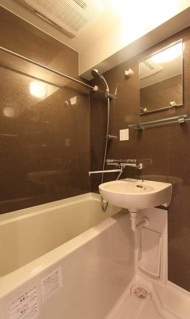 バス・シャワールーム　バスルーム