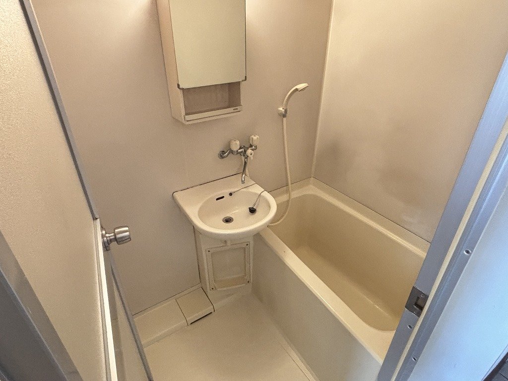 バス・シャワールーム　２点ユニットバス