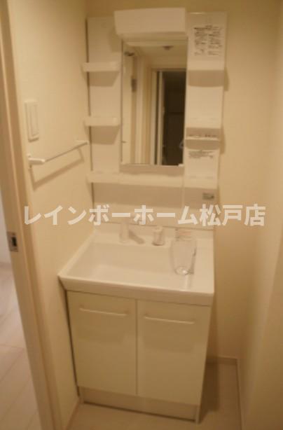 洗面設備　使いやすい洗面所です