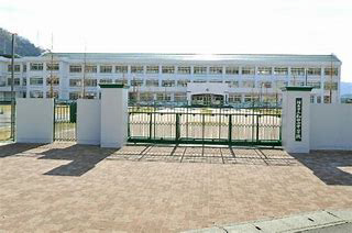 中学校　和田山中学校（中学校）まで1835m