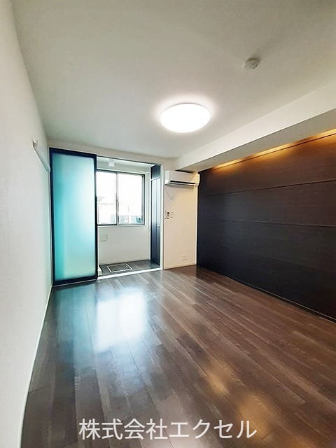 居室・リビング　エアコン完備で快適に過ごせます。