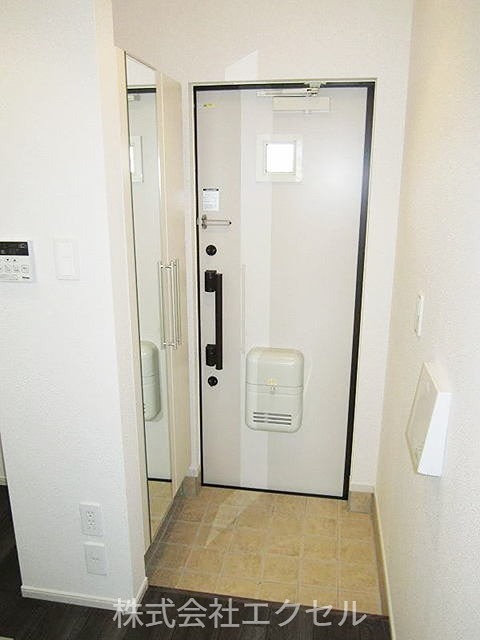 玄関　シューズボックス完備です。