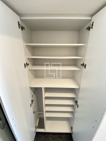 収納　セオリー大阪ルチア　シューズボックス