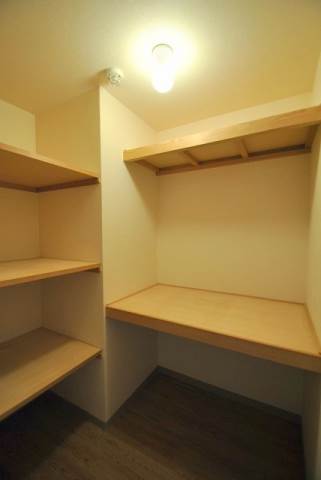 収納　ウォークインクローゼット