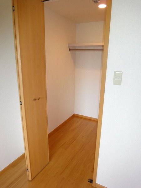 収納　ウォークインクローゼット