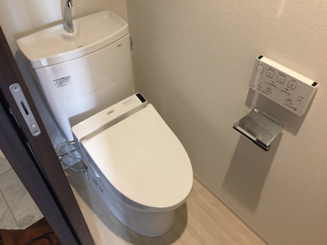 トイレ　トイレ