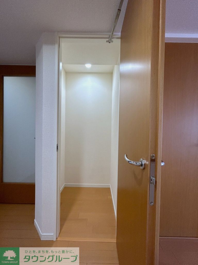 収納　納戸約0.5帖：キッチン横