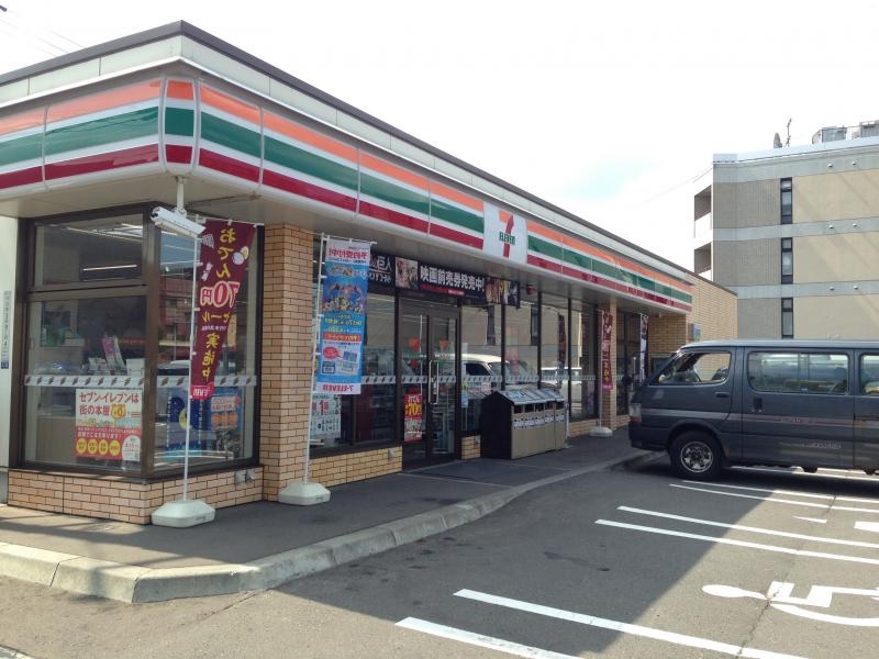 コンビニ　セブンイレブン月寒東5条店（コンビニ）まで180m