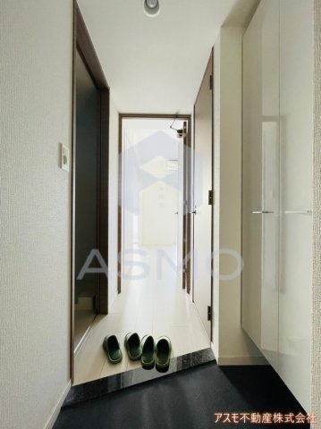 玄関　同マンション別部屋　参考写真