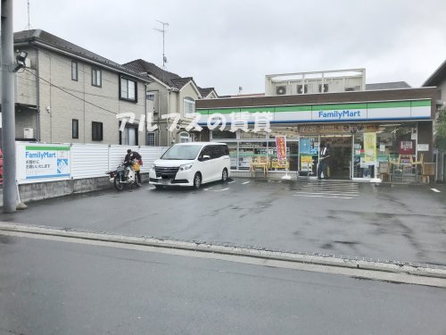 コンビニ　ファミリーマート 大岡三丁目店（コンビニ）まで357m