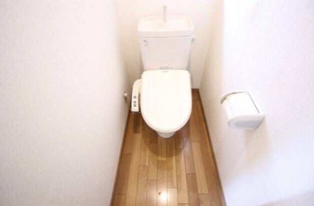 トイレ　ウォシュレット付きで快適です