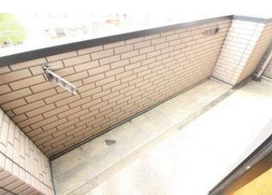 バルコニー　日当たりのいいバルコニーです