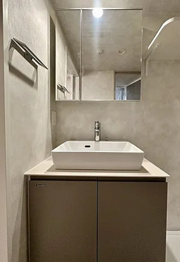 洗面設備　※別部屋の参考写真です。