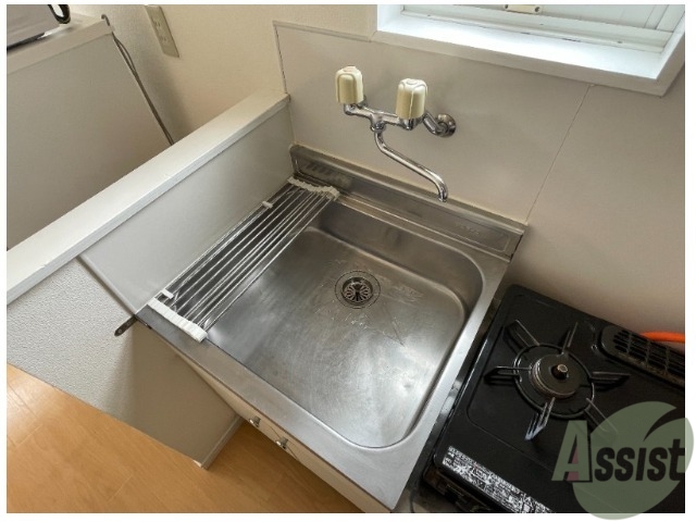 洗面設備　洗面台は、キッチンの流しと兼用ですよー。