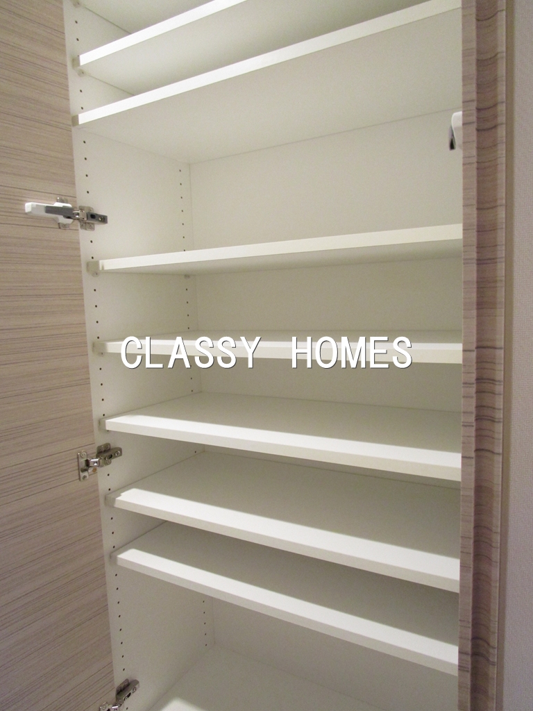 玄関　2007年竣工キャピタルマークタワー：玄関収納