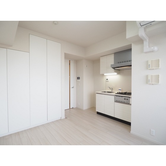 その他部屋・スペース　白基調で清潔感のあるワンルーム