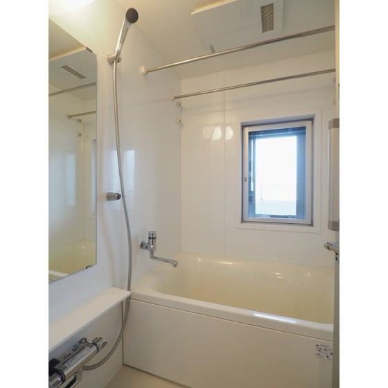 バス・シャワールーム　浴室乾燥機付きバス