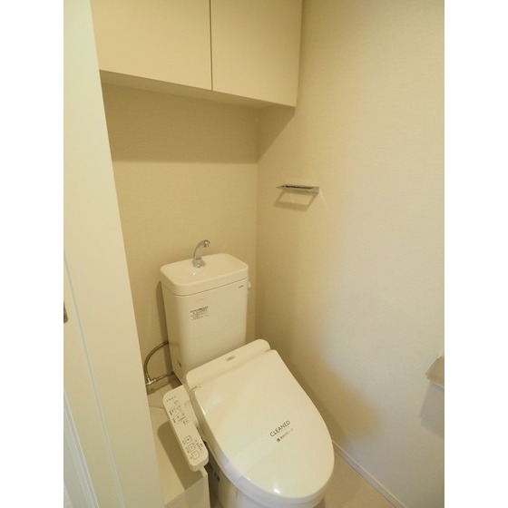 トイレ　温水洗浄便座