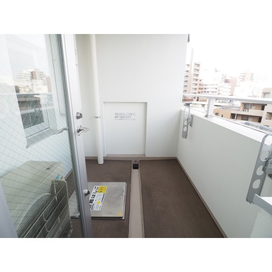 バルコニー　広々バルコニー