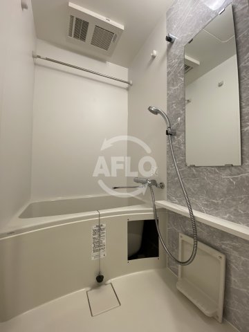 バス・シャワールーム　エスリードレジデンス大阪難波　浴室