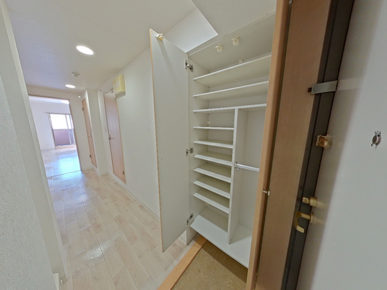 玄関　※別部屋の写真です