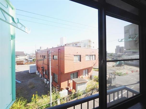 バルコニー　窓からの景観