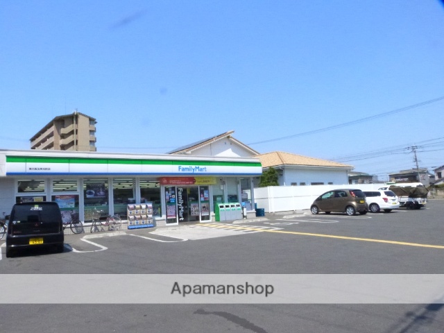 コンビニ　ファミリーマート（コンビニ）まで722m