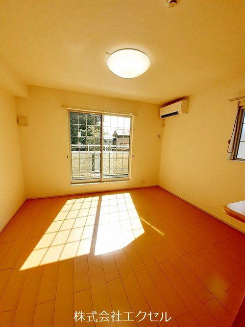 居室・リビング　明るいリビングです。