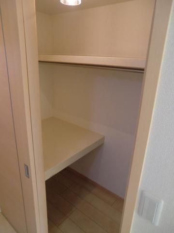 収納　ウォークインクローゼット