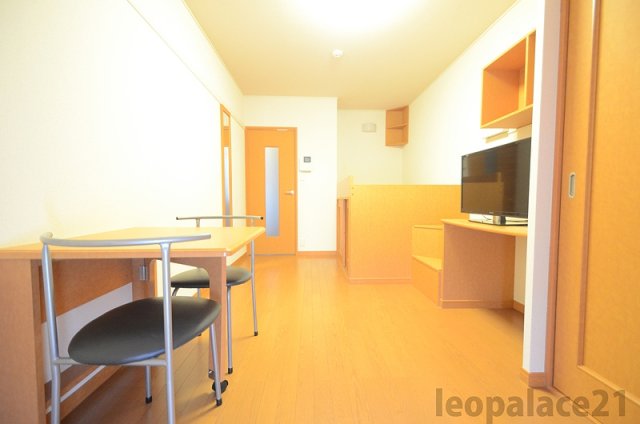 居室・リビング　備品や設備仕様は号室等により異なります現地をご確認下さい。