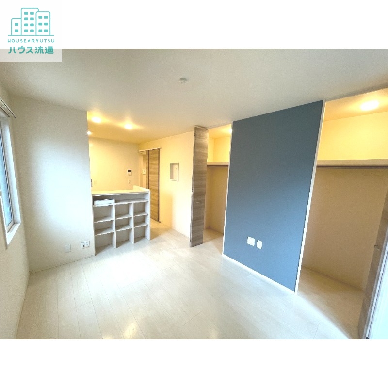 居室・リビング　※別号室の写真になります。